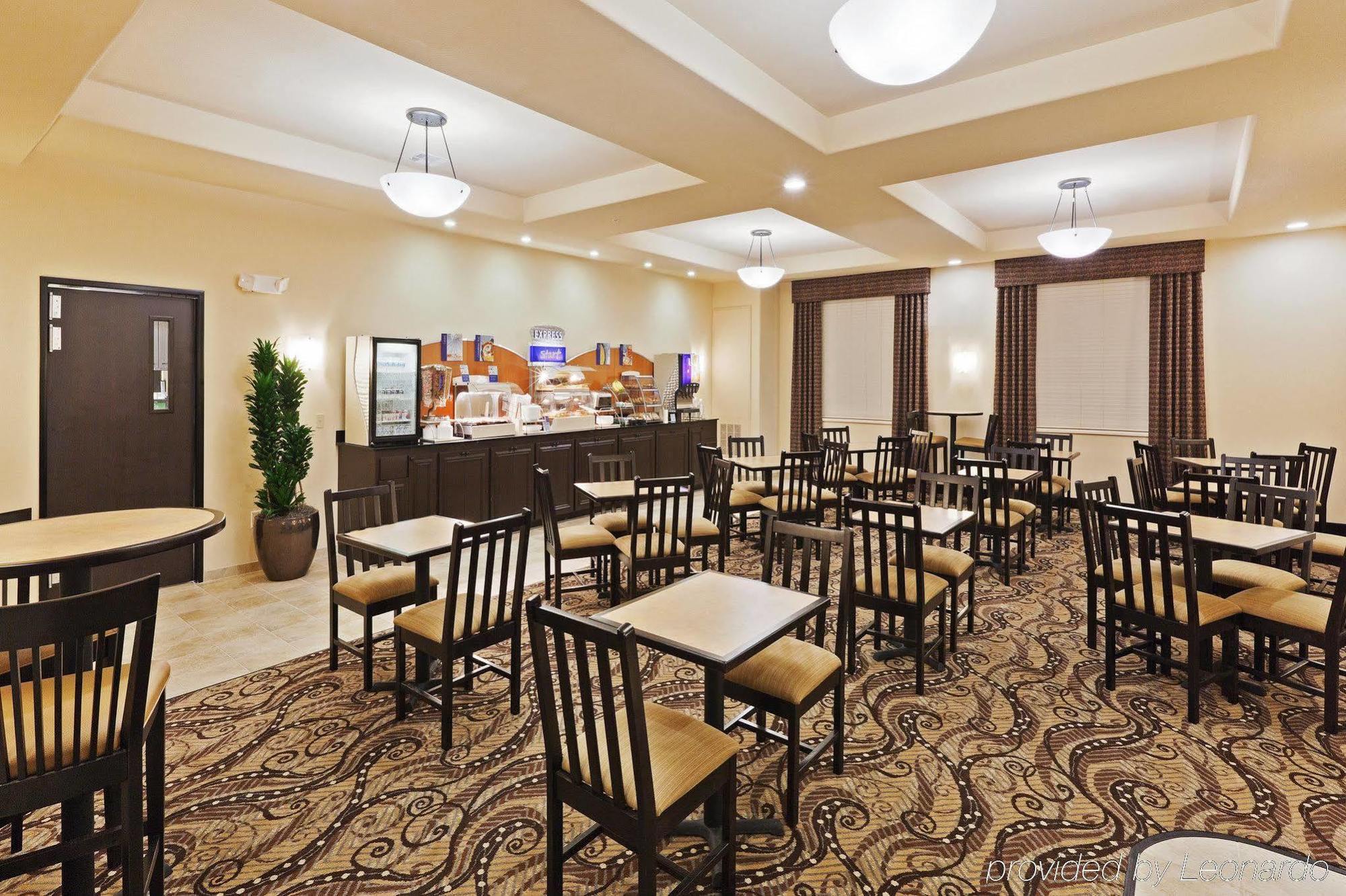 Holiday Inn Express & Suites Oklahoma City Nw - Quail Springs By Ihg Restoran gambar